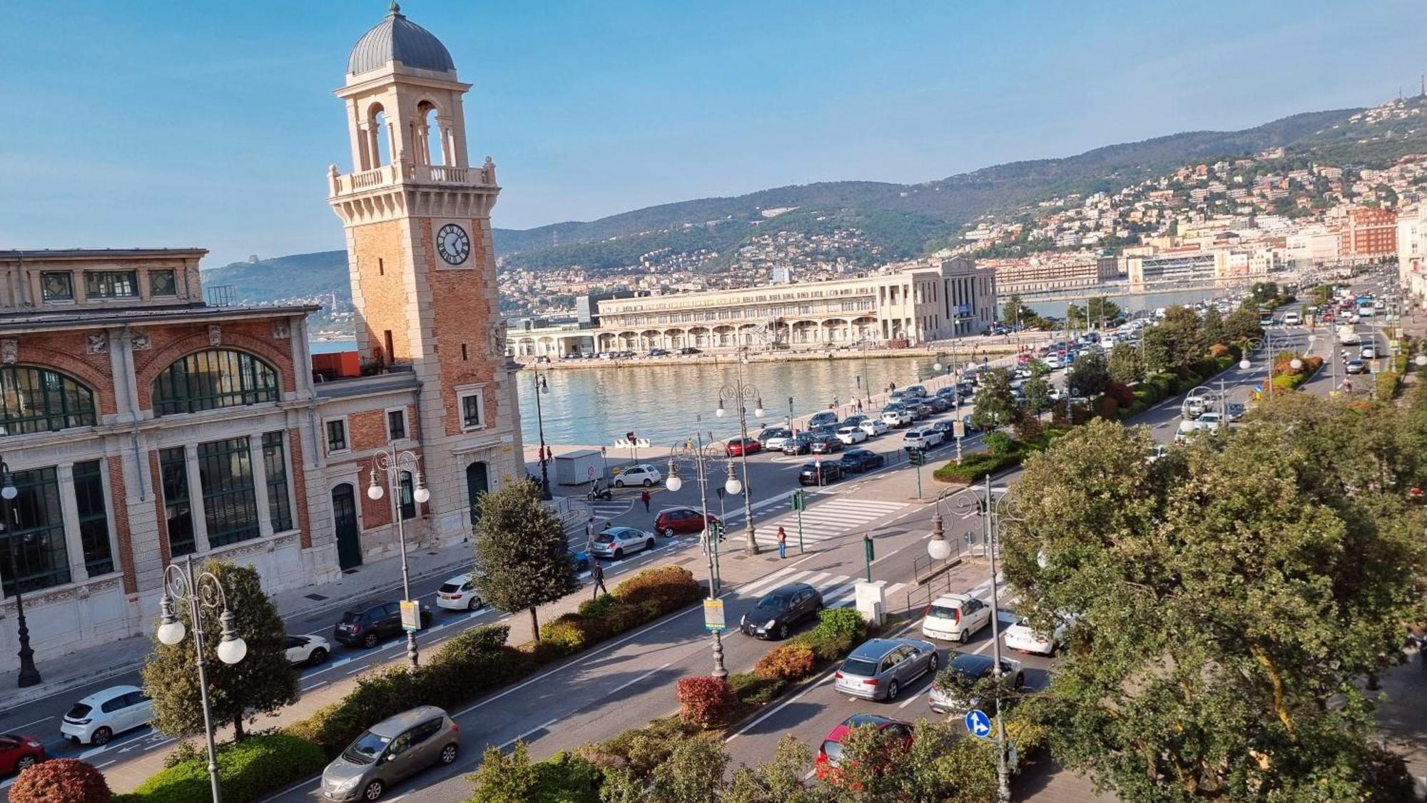 Nazario Sauro 20 Appartamento Trieste